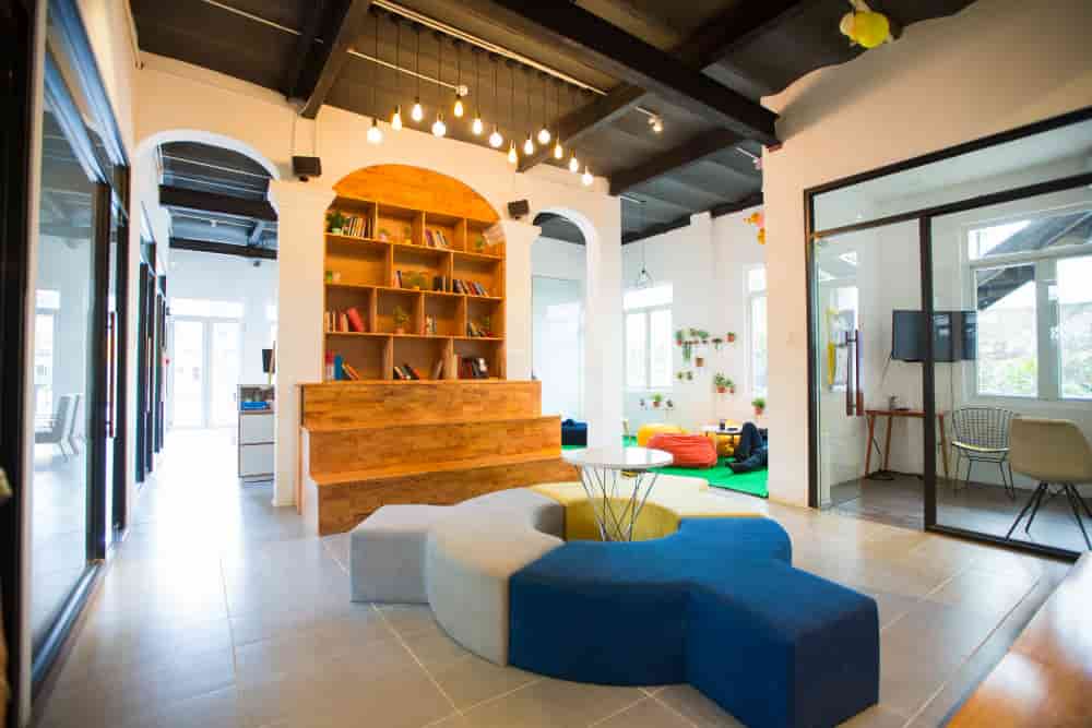 Creating Attractive Interiors of Retail Stores for Customer Attraction